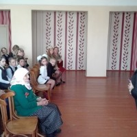 Шэсце да помніка загінуўшым воінам