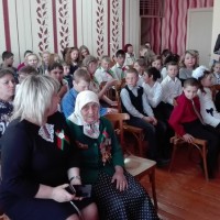 Шэсце да помніка загінуўшым воінам