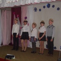 Шэсце да помніка загінуўшым воінам