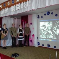 Шэсце да помніка загінуўшым воінам