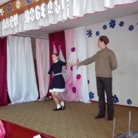 Шэсце да помніка загінуўшым воінам