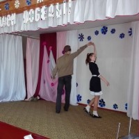 Шэсце да помніка загінуўшым воінам