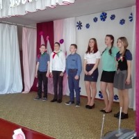 Шэсце да помніка загінуўшым воінам