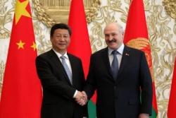 Лукашенко благодарит Си Цзиньпина за инвестиции и кредиты