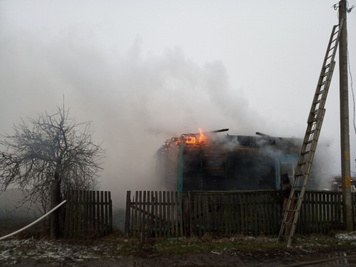 На пожаре в Средней Рудне пострадал мужчина
