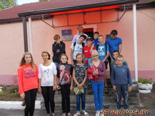«Лето с пользой» - Под таким девизом в Калинковичском районе в период летних каникул реализовывается воспитательно-досуговый проект с участием несовершеннолетних