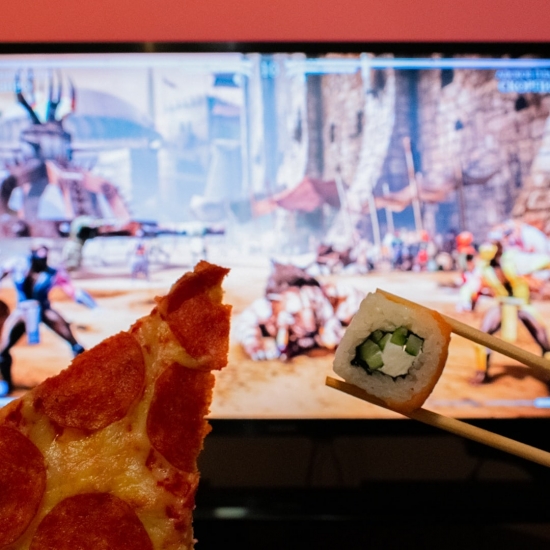 С любовью, QUEEN PIZZA и Sushi Club Петриков Доставка