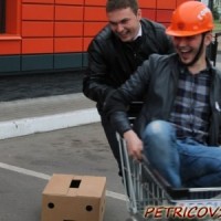 Гонки на магазинных тележках -1771