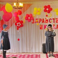 Мери Поппинс и Мисс Эндрю в исполнении лучших педагогов учреждения