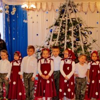 Музыкально-фольклорный праздник "Мы зимой на святки запоем колядки"