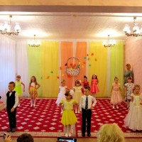 Осень постучалась к нам золотым дождем