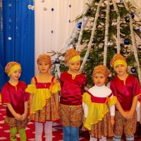 Музыкально-фольклорный праздник "Мы зимой на святки запоем колядки"