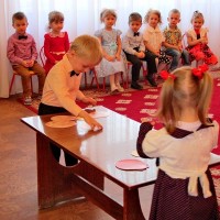 Весенние праздники "Тепло сердец любимых мам"