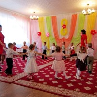 Весенние праздники "Тепло сердец любимых мам"
