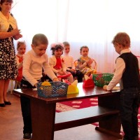 Весенние праздники "Тепло сердец любимых мам"
