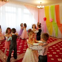 Весенние праздники "Тепло сердец любимых мам"