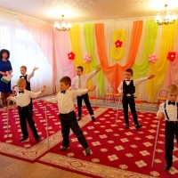 Весенние праздники "Тепло сердец любимых мам"