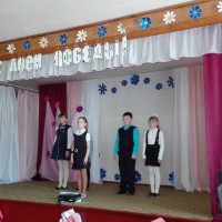 Шэсце да помніка загінуўшым воінам