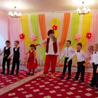 Весенние праздники "Тепло сердец любимых мам"