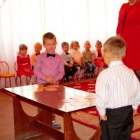 Весенние праздники "Тепло сердец любимых мам"