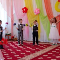 Весенние праздники "Тепло сердец любимых мам"