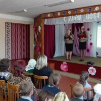 Шэсце да помніка загінуўшым воінам