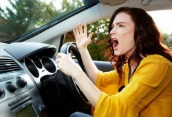 Женщина за рулем – оцениваем риски