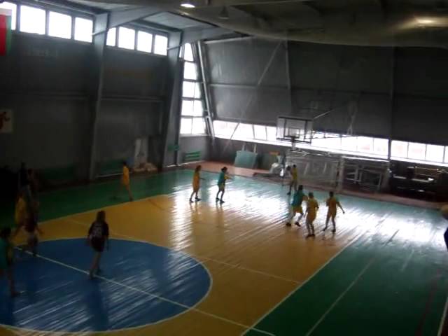 Отрывок из игры Новосёлки Лучицы  2012 баскетбол девушки